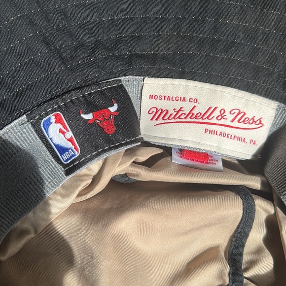 Mitchell and Ness 🔥 CHICAGO BULLS Camo Bucket Hat Embroidered NBA - Picture 6 of 8